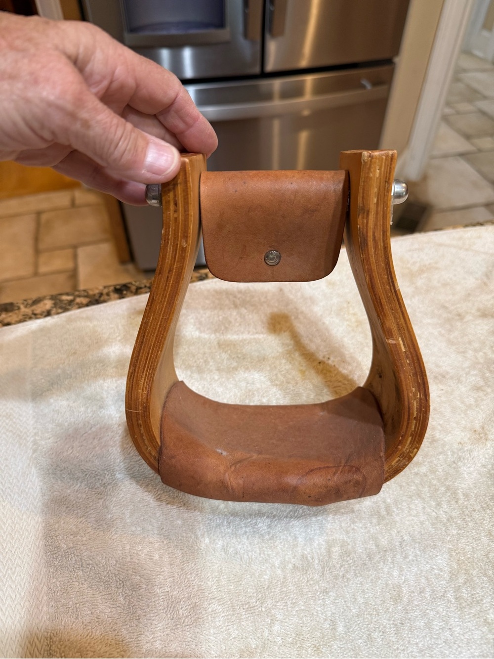 SINGLE western Leather and Wood Stirrup Accent - Brown